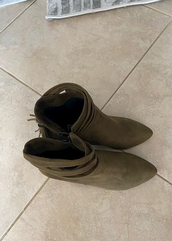 Bej Süet Kadın Dolgu Topuklu Bot - Görsel 2