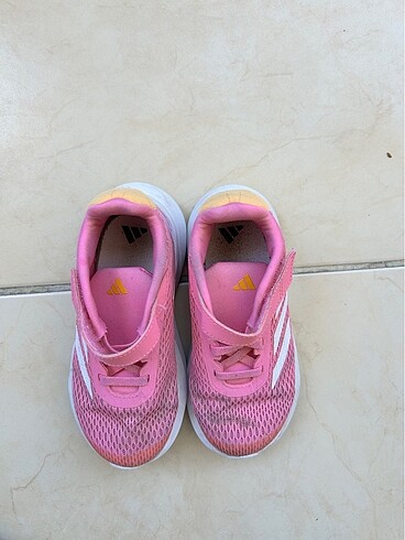 27 Beden pembe Renk Adidas spor ayakkabı 27 no