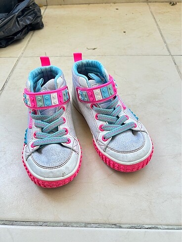 Skechers