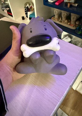 Kemik Tutan Gri Köpek Figürü - Görsel 3