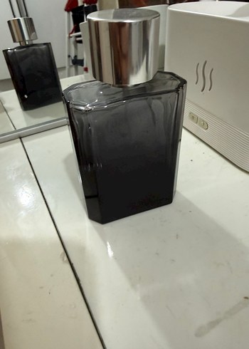 Siyah Minimalist Erkek Parfüm şişesi 100 ml - Görsel 2