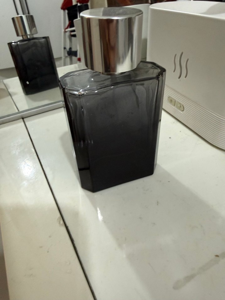 Siyah Minimalist Erkek Parfüm şişesi 100 ml - Görsel 2