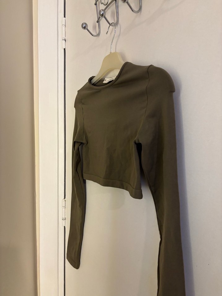 Pull&Bear Uzun Kollu Kadın Crop Top - Görsel 2