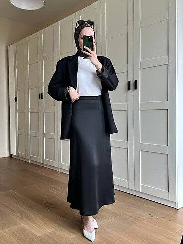 Siyah Saten Etek