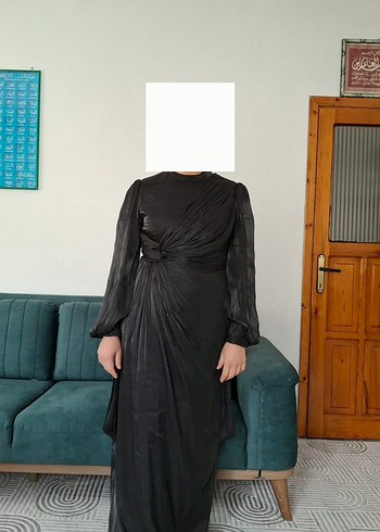 Siyah Uzun Kollu Drapeli Uzun Elbise - Görsel 2