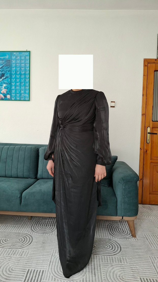 Siyah Uzun Kollu Drapeli Uzun Elbise - Görsel 3