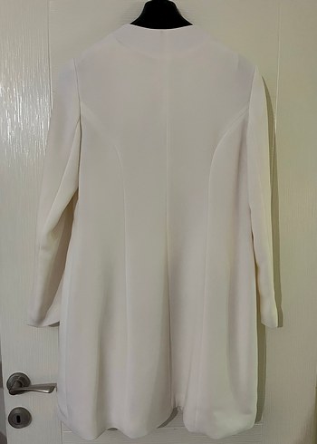 Nakış Detaylı Beyaz Tesettür Ceket - Görsel 5