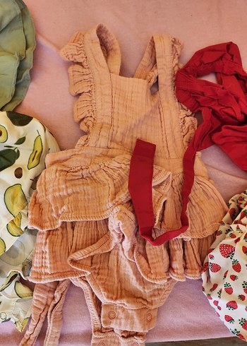 Pembe Fırfırlı Kolsuz Bebek Kıyafet Seti 9-12 ay - Görsel 3