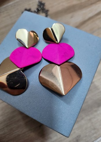 Metalik Pembe Mini Kalp Küpeler - Görsel 3
