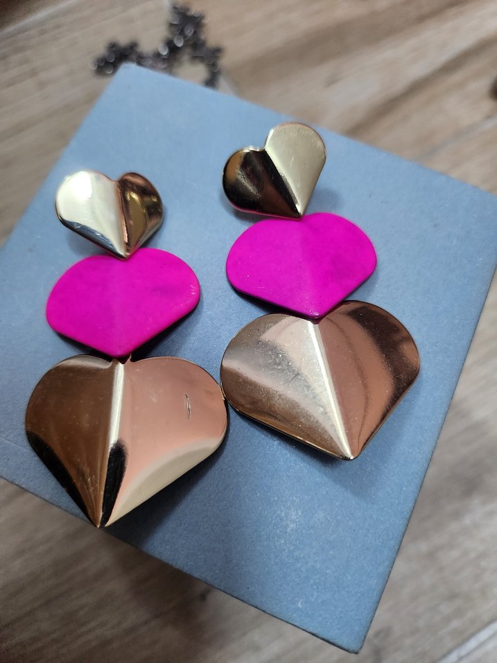 Metalik Pembe Mini Kalp Küpeler - Görsel 2