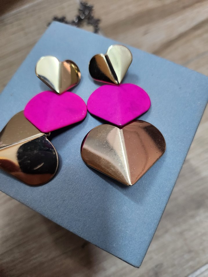 Metalik Pembe Mini Kalp Küpeler - Görsel 3
