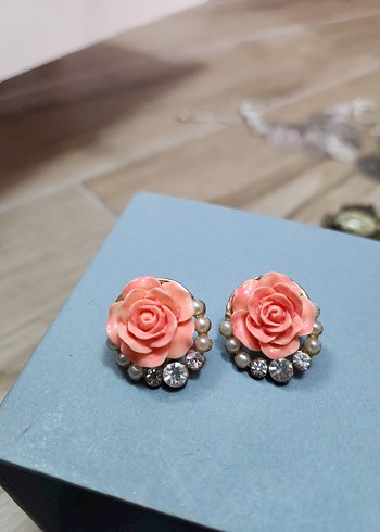 Pembe Mini Vintage Düğmeli Küpe Seti - Görsel 4