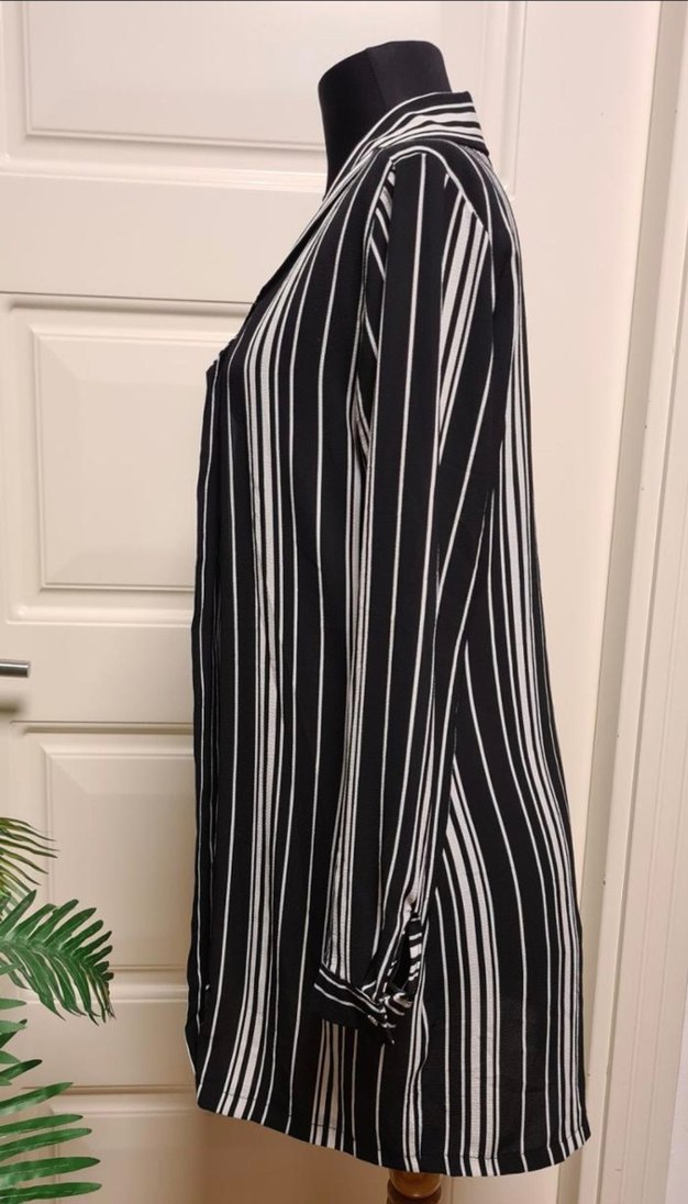 Çizgili Siyah Kadın Uzun Mevsimlik Ceket - Görsel 4