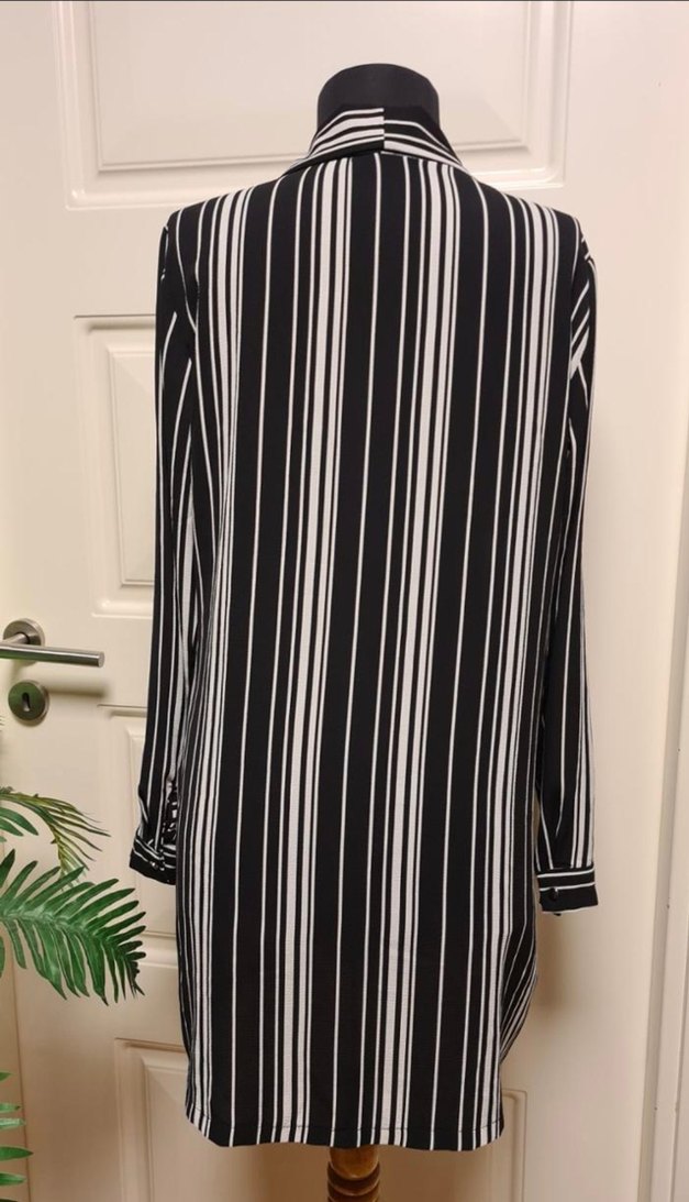 Çizgili Siyah Kadın Uzun Mevsimlik Ceket - Görsel 2