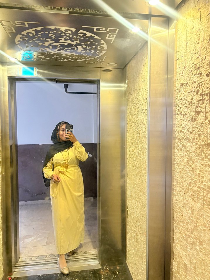 Şifon Detaylı Sarı Uzun Kollu Uzun Elbise - Görsel 2