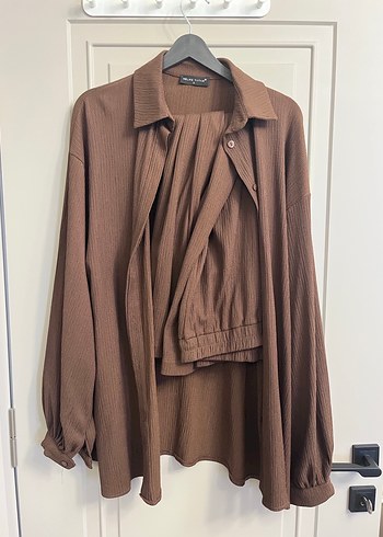 Düğmeli Kahverengi Kadın Takım - Görsel 3