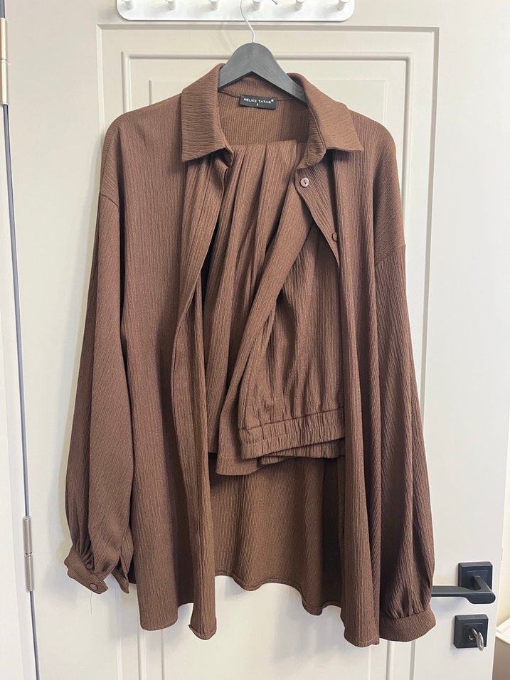 Düğmeli Kahverengi Kadın Takım - Görsel 3