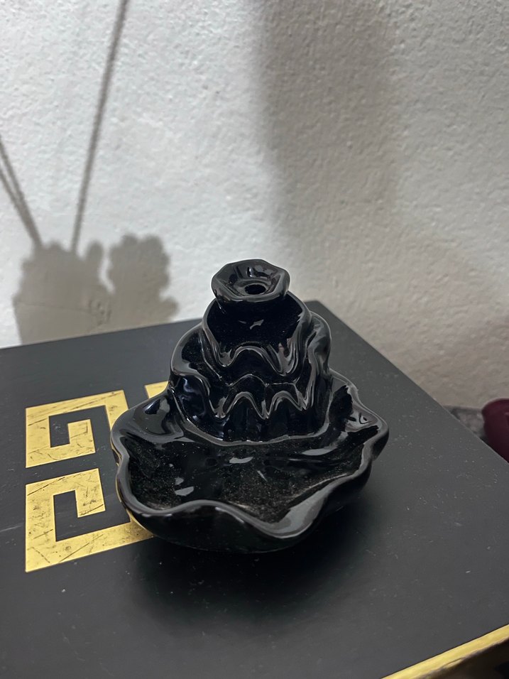Siyah Seramik El Figürlü Dekoratif Tabak - Görsel 2