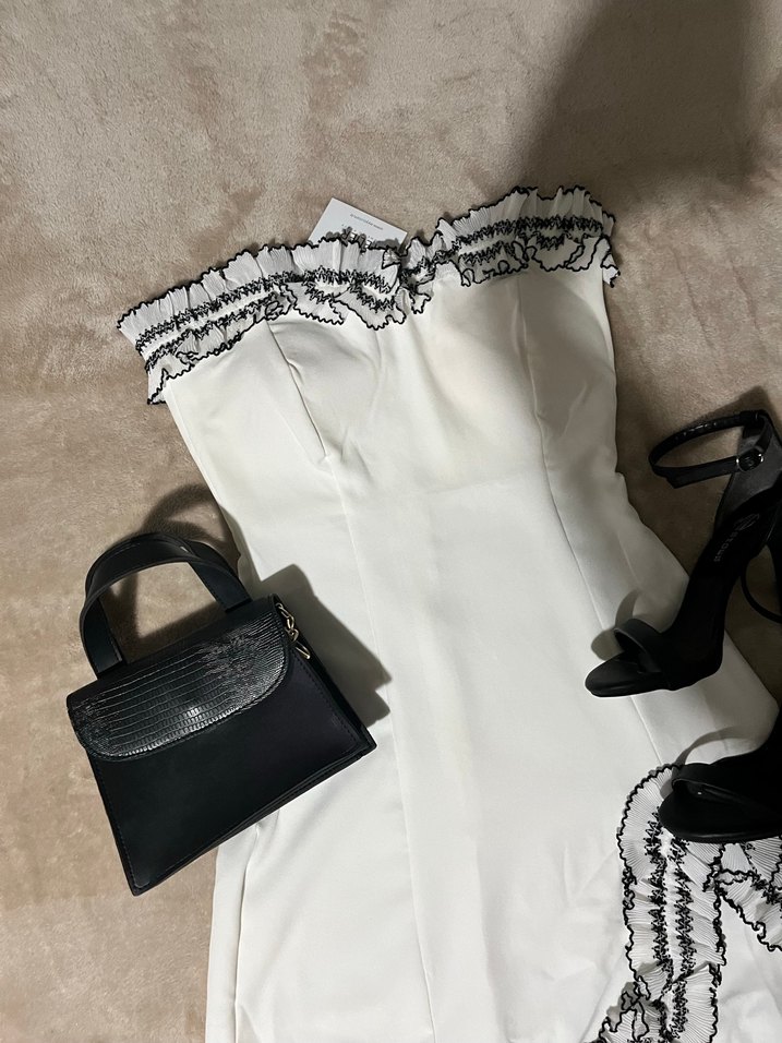 Beyaz Fırfırlı Straplez Mini Elbise - Görsel 2