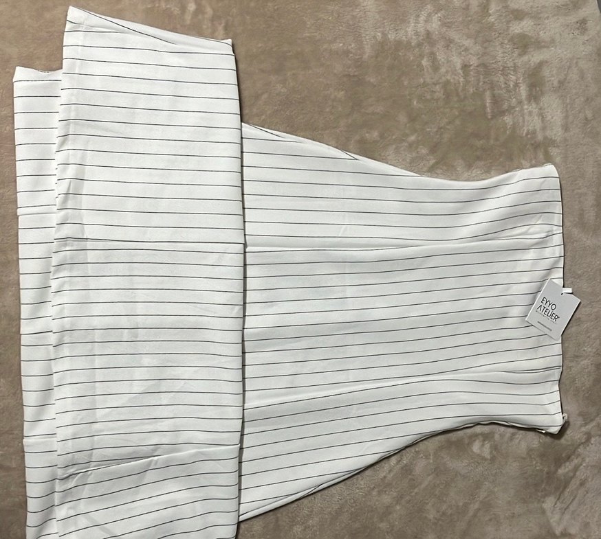 Minimal beyaz çizgili elbise - zamansız şıklık - Görsel 2