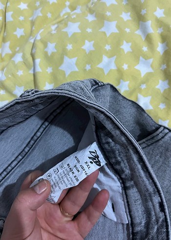 Gri Düğmeli Bol Kesim Kadın Kot Pantolon - Görsel 3