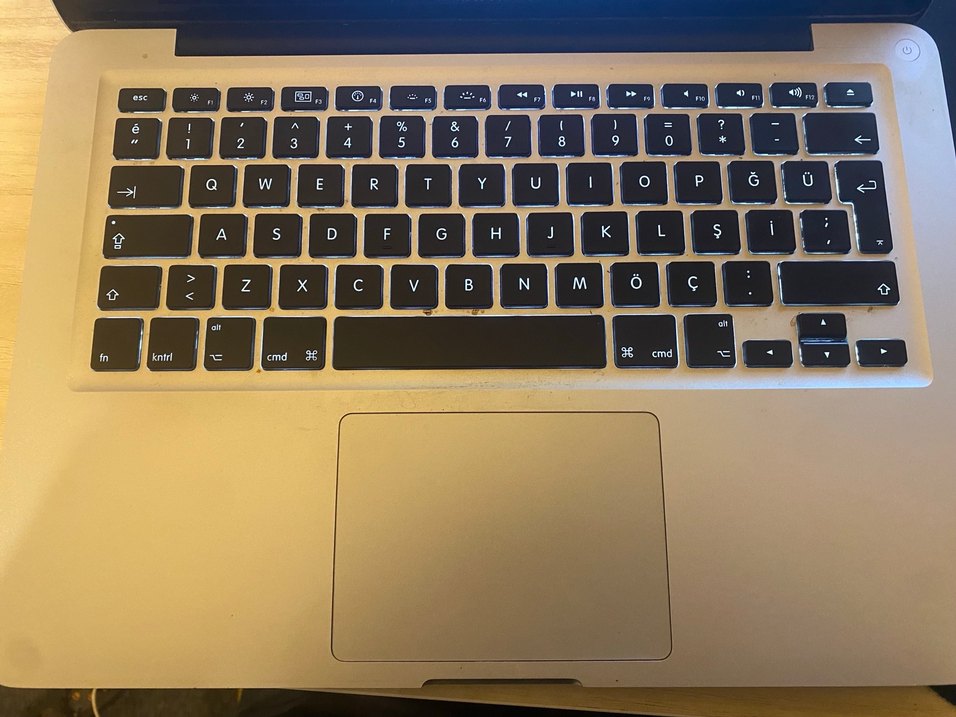 Apple MacBook Pro - Görsel 3