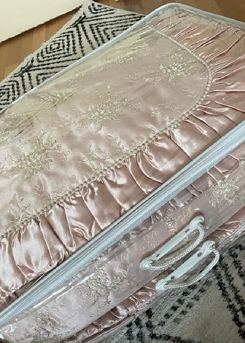 Nakışlı Pembe Yatak Örtüsü Seti - Görsel 3