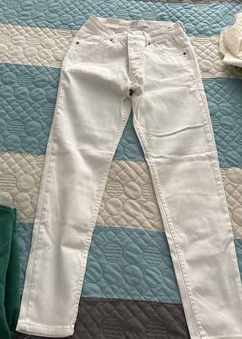 Düğmeli Beyaz Kadın Kot Pantolon - Görsel 2