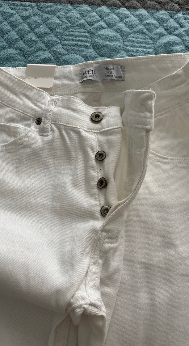 Düğmeli Beyaz Kadın Kot Pantolon - Görsel 3