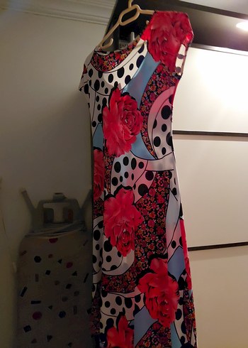 Çiçekli Desenli Elbise - Görsel 3