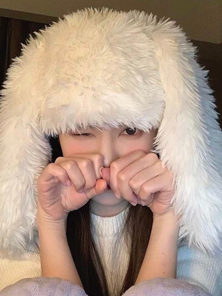 Beyaz Kürklü Tavşan Sapka - Görsel 3