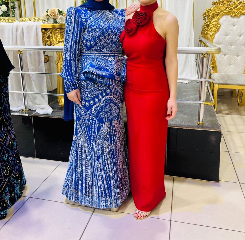 Kırmızı Drapeli Uzun Abiye Elbise - Görsel 2