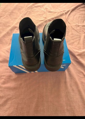 Siyah erkek chelsea Bot - Görsel 3