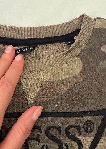 Erkek çocuk Kamuflaj Desenli Guess Sweatshirt - Görsel 2