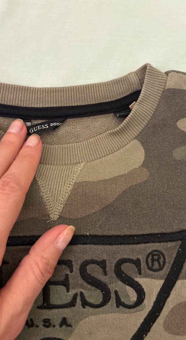 Erkek çocuk Kamuflaj Desenli Guess Sweatshirt - Görsel 2