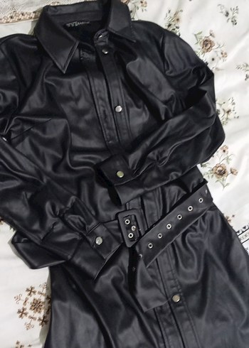 Kemerli Uzun Siyah Deri Kadın Ceket - Görsel 2