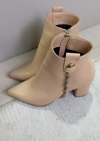 Bej Deri Kadın Topuklu Bot - Görsel 3