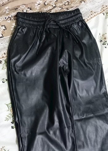 Siyah Deri Kemerli Rahat Kesim Kadın Pantolon - Görsel 2