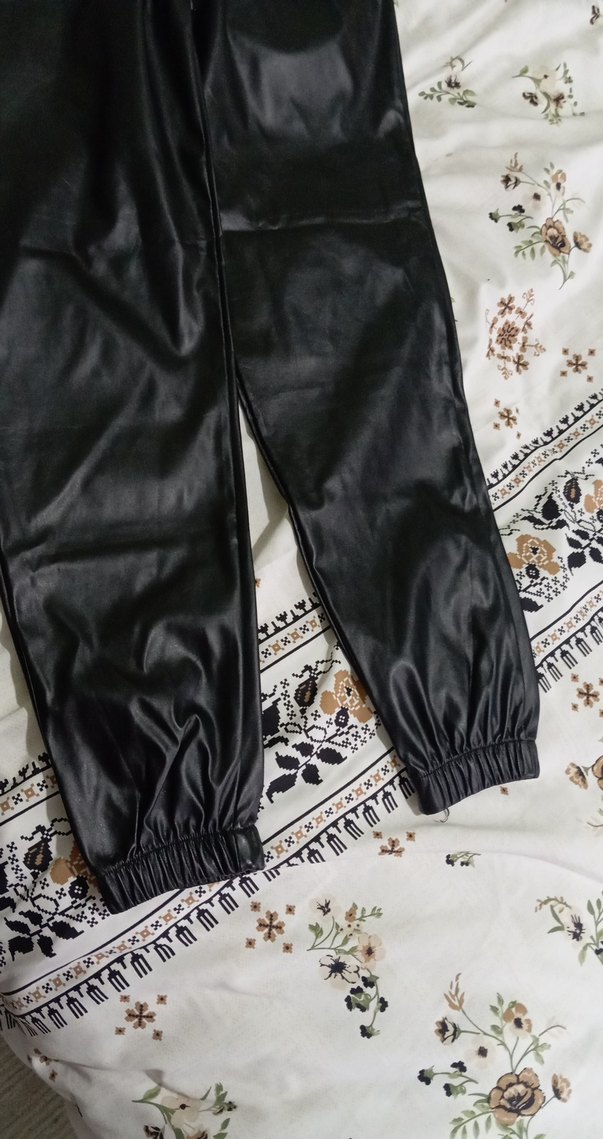 Siyah Deri Kemerli Rahat Kesim Kadın Pantolon - Görsel 3