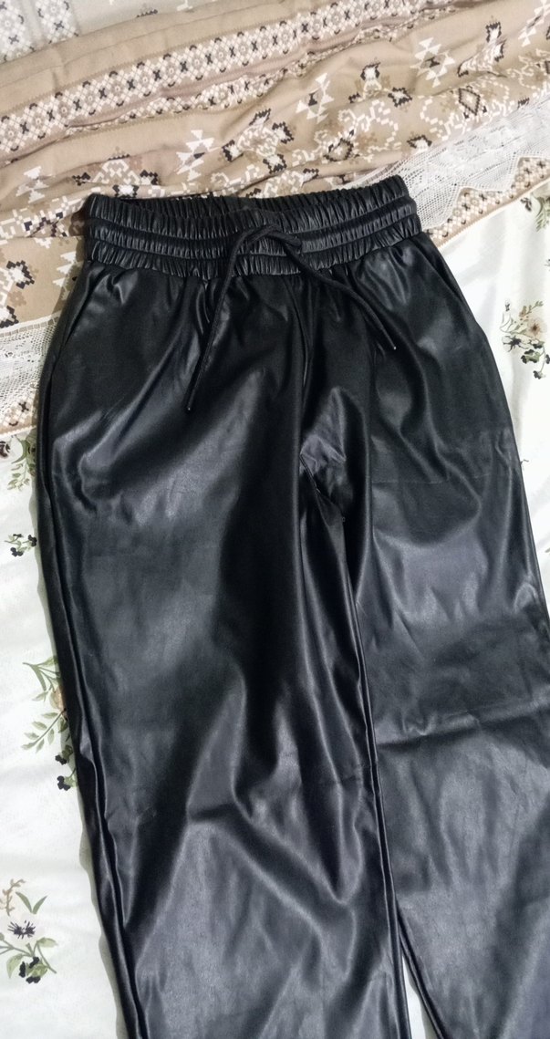 Siyah Deri Kemerli Rahat Kesim Kadın Pantolon - Görsel 2