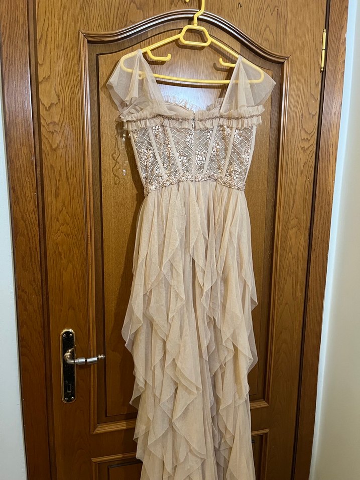 Bej Drapeli Nakışlı Uzun Straplez Elbise - Görsel 4