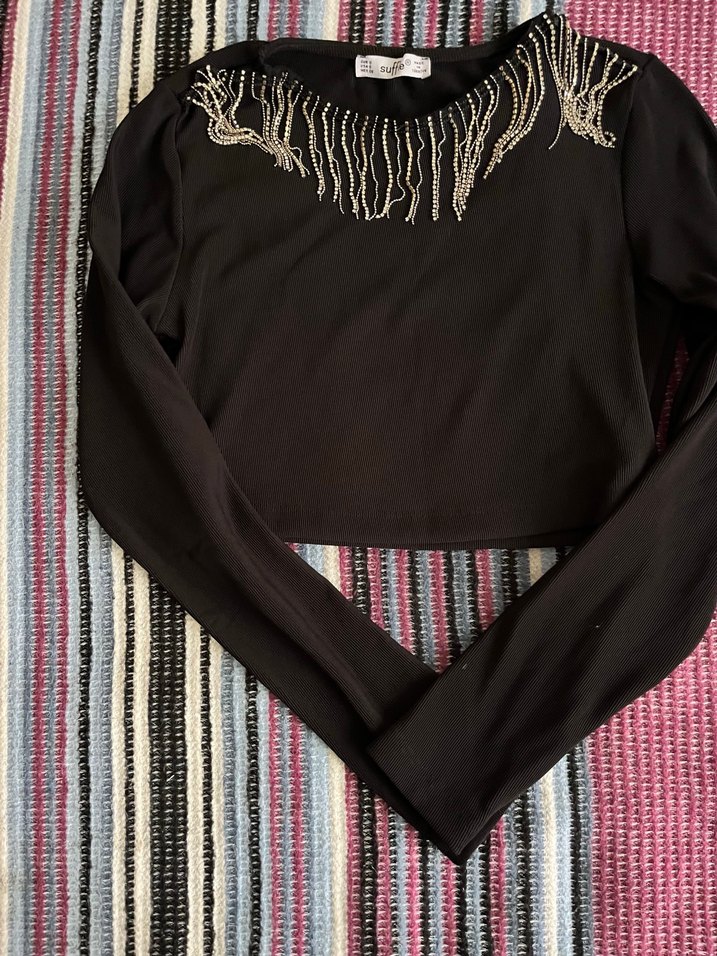 Zincir Detaylı Siyah Bohem Crop Kadın Bluz - Görsel 2