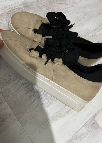 Bej Süet Bağcıklı Kadın Spor Ayakkabı - Görsel 2
