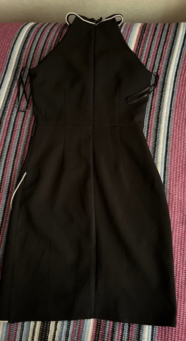 Siyah Midi Yüksek Yaka Kolsuz Elbise - Görsel 4