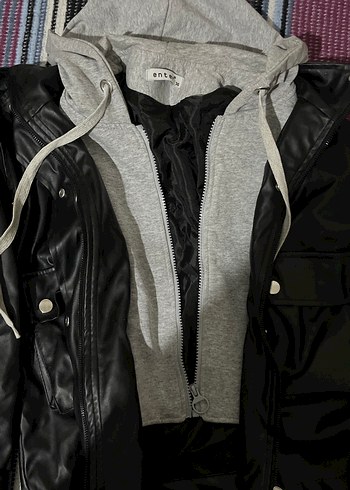 Gri Kapüşonlu Siyah Deri Kadın Ceket - Görsel 3