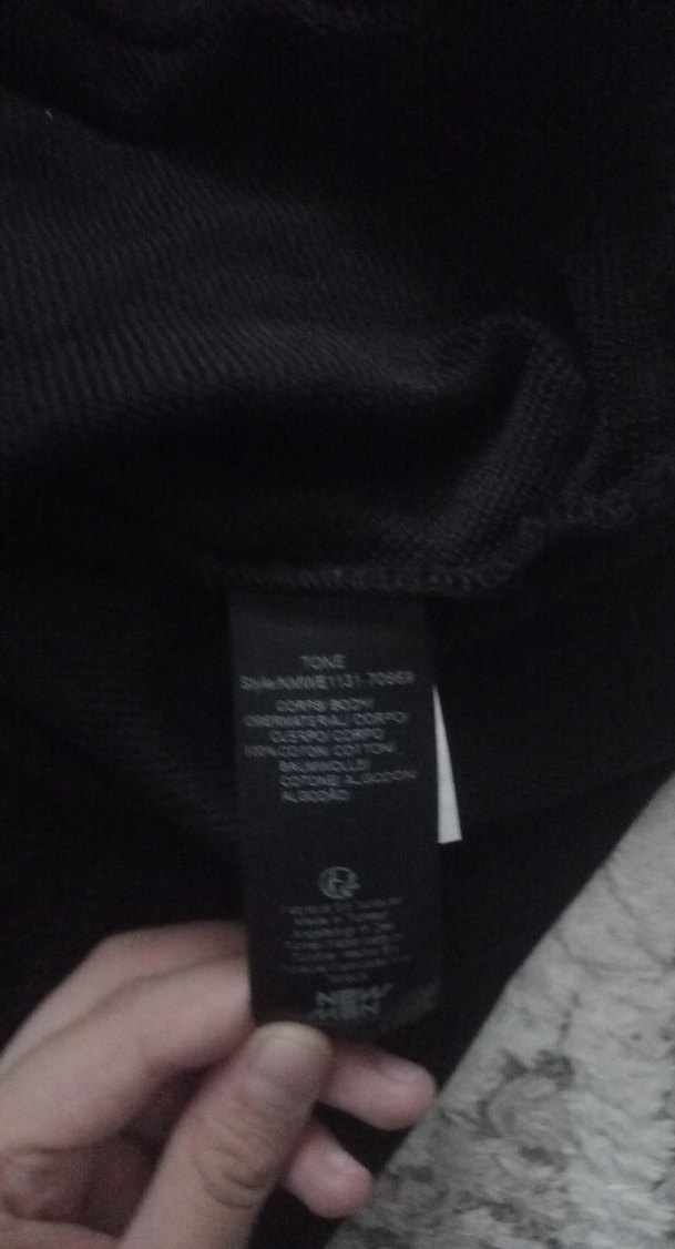 Siyah kapşönlü erkek swit - Görsel 3