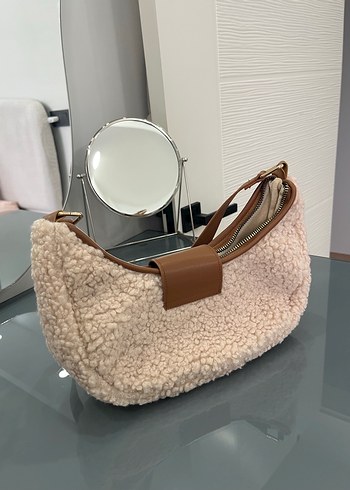 Krem Renk Peluş Detaylı Kadın Çanta - Görsel 3