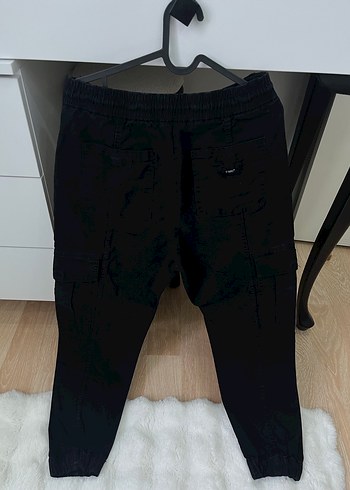 Bershka Siyah Bel Detaylı Rahat erkek Pantolon - Görsel 3