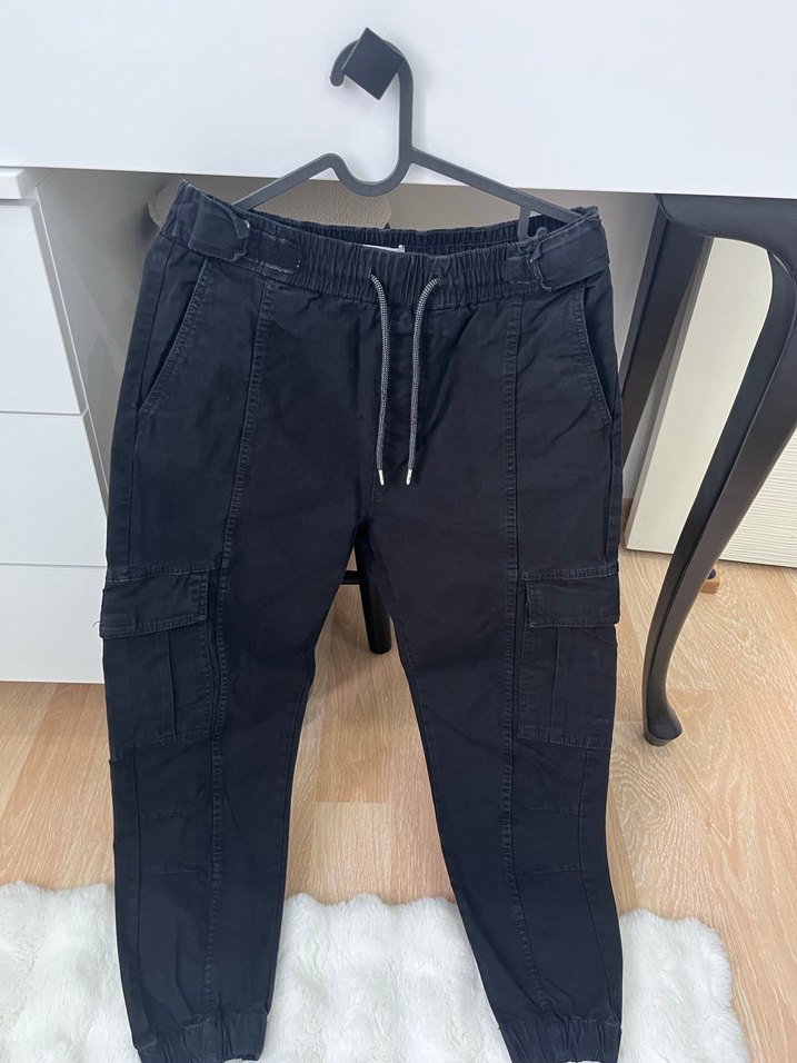 Bershka Siyah Bel Detaylı Rahat erkek Pantolon - Görsel 2