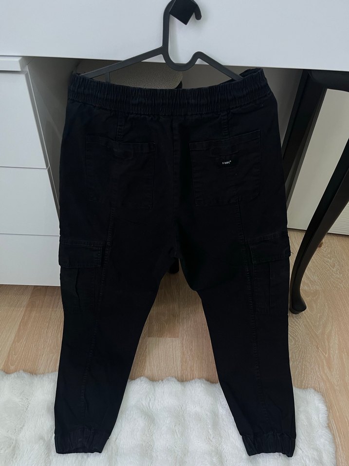 Bershka Siyah Bel Detaylı Rahat erkek Pantolon - Görsel 3